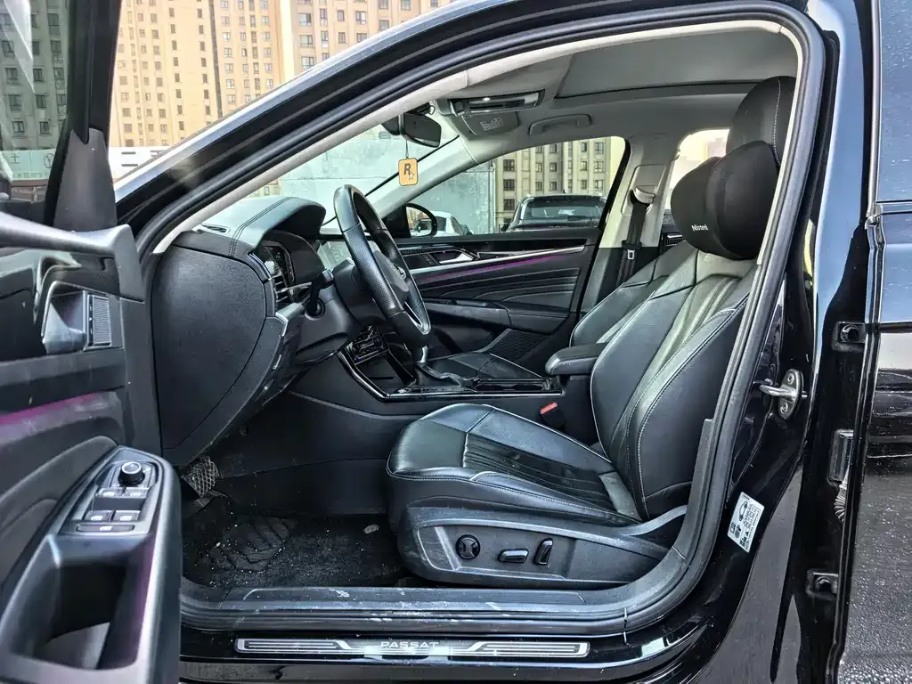 Volkswagen Passat 2023 из CN, фото 9