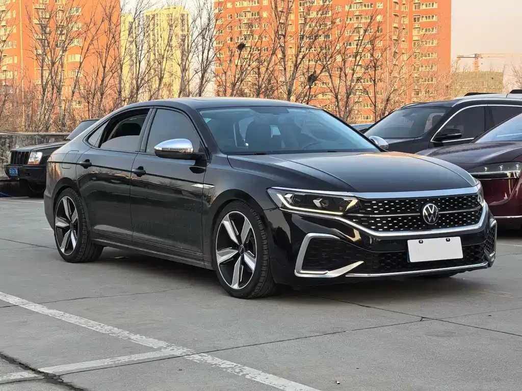 Volkswagen Passat 2023 из CN, фото 10