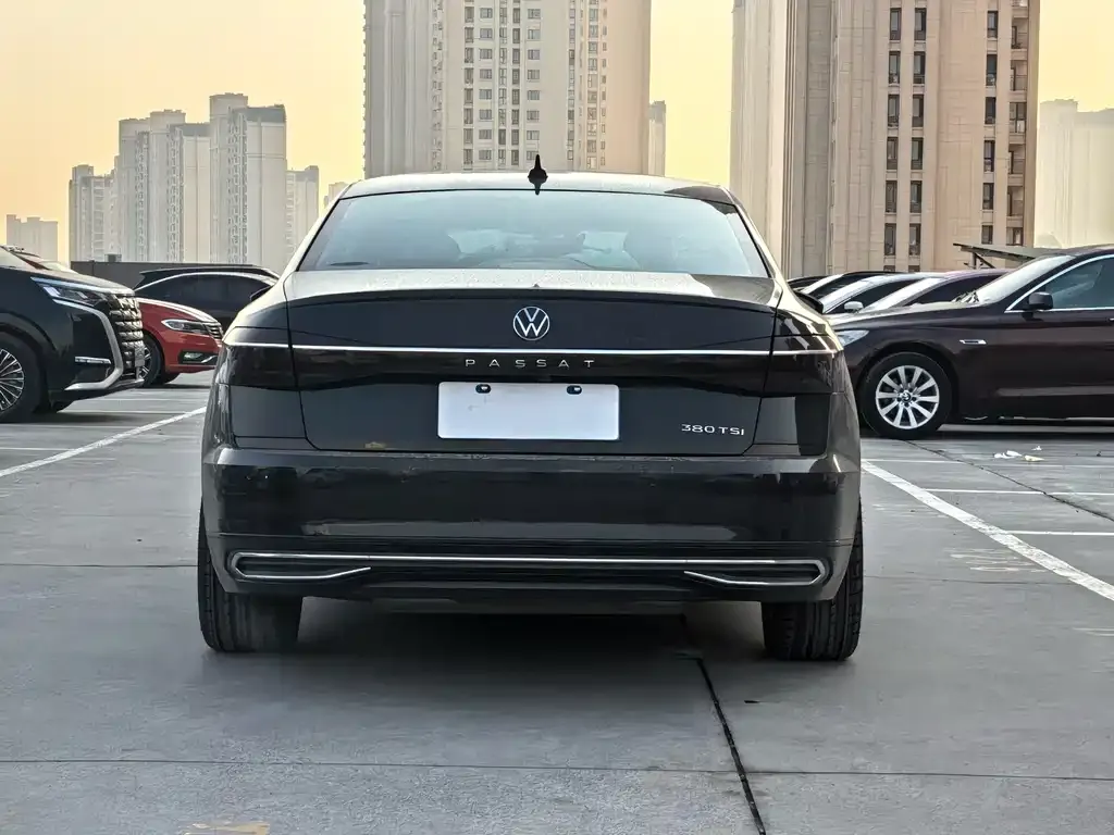 Volkswagen Passat 2023 из CN, фото 5
