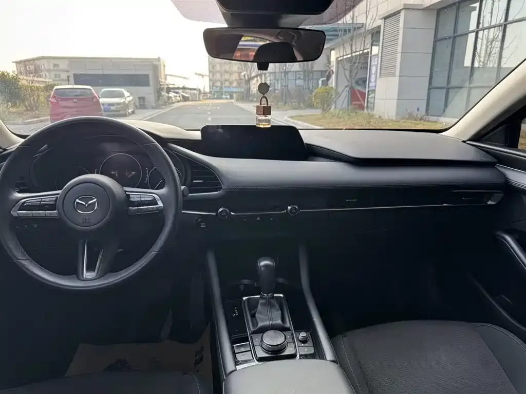 Mazda 3 Axela 2023 из CN, фото 2