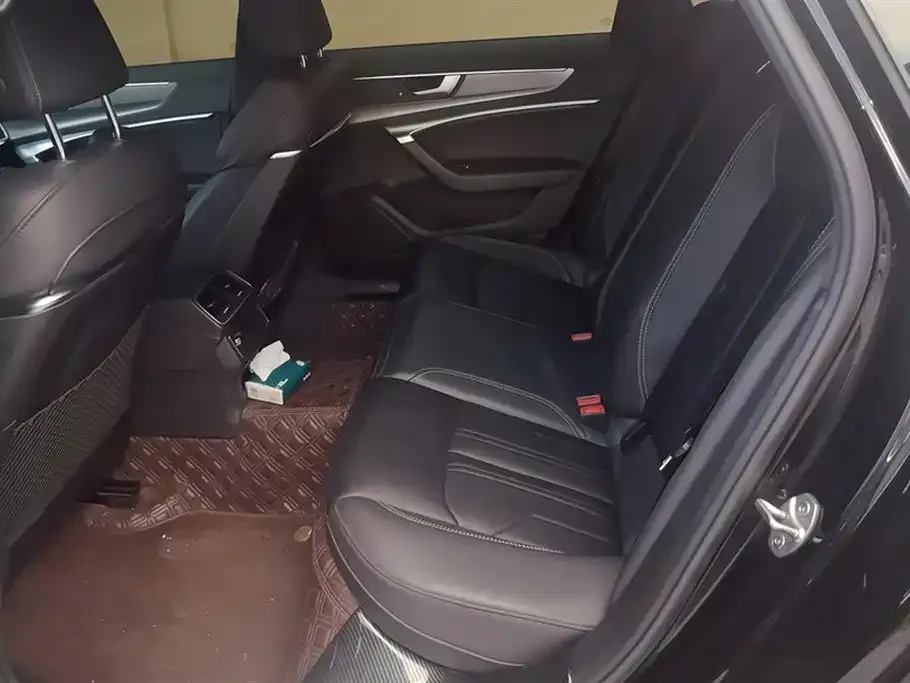 Audi A6L 2021 из CN, фото 5