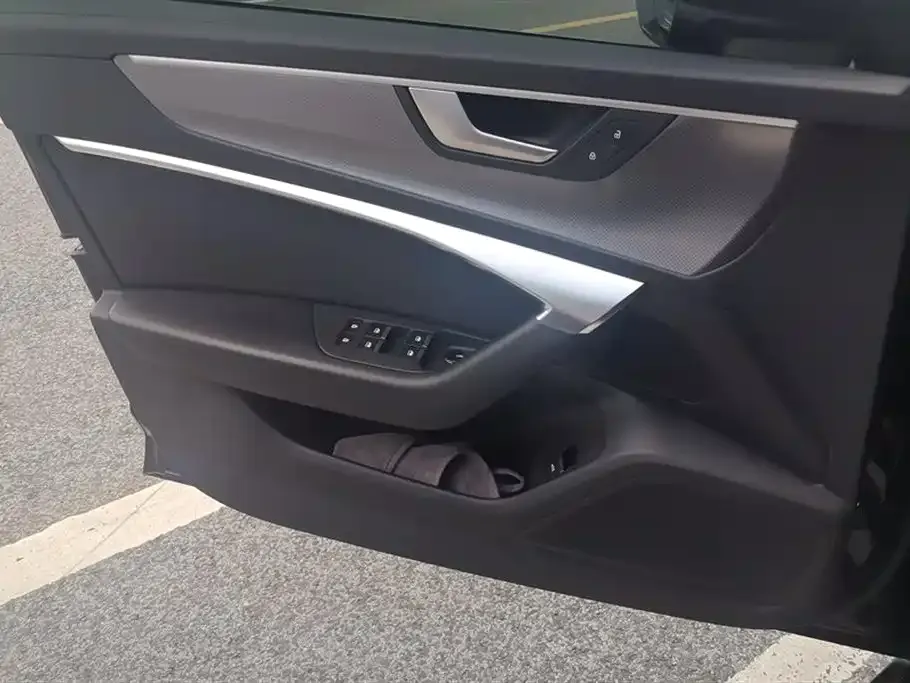 Audi A6L 2021 из CN, фото 8