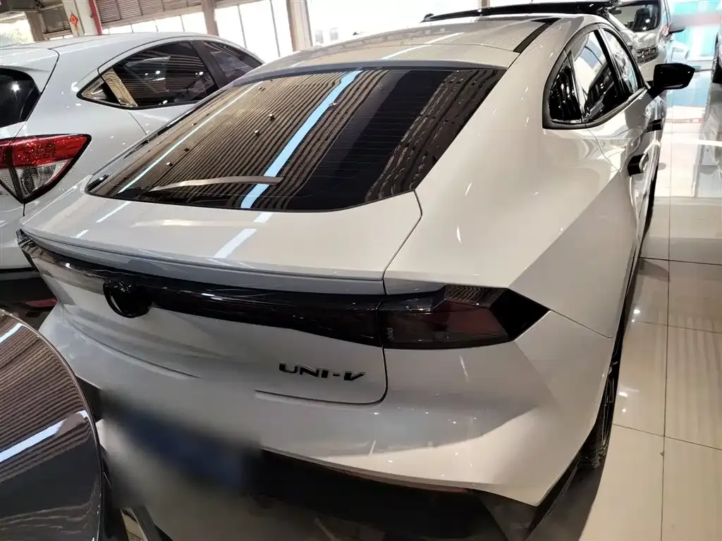 Changan UNI-V 2023 из CN, фото 6