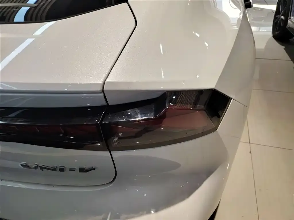 Changan UNI-V 2023 из CN, фото 8
