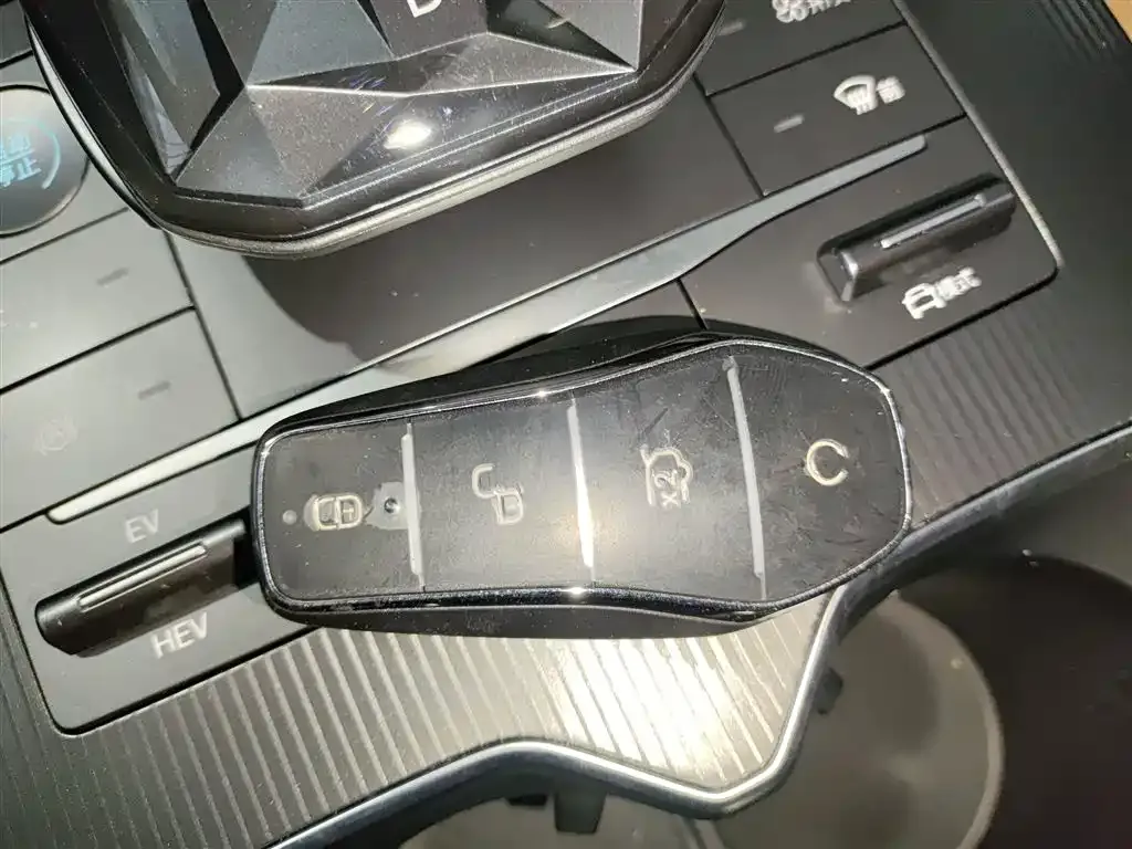 BYD L DM-i 2025 из CN, фото 8