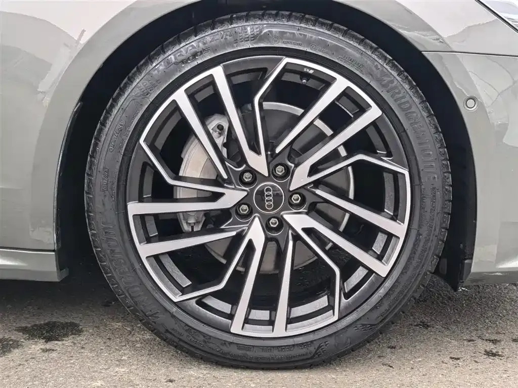 Audi A7 2024 из CN, фото 7
