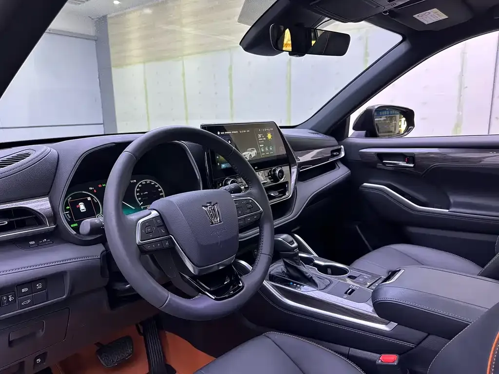 Toyota Crown Kluger 2024 из CN, фото 10