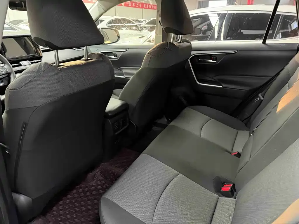 Toyota RAV4 2021 из CN, фото 6