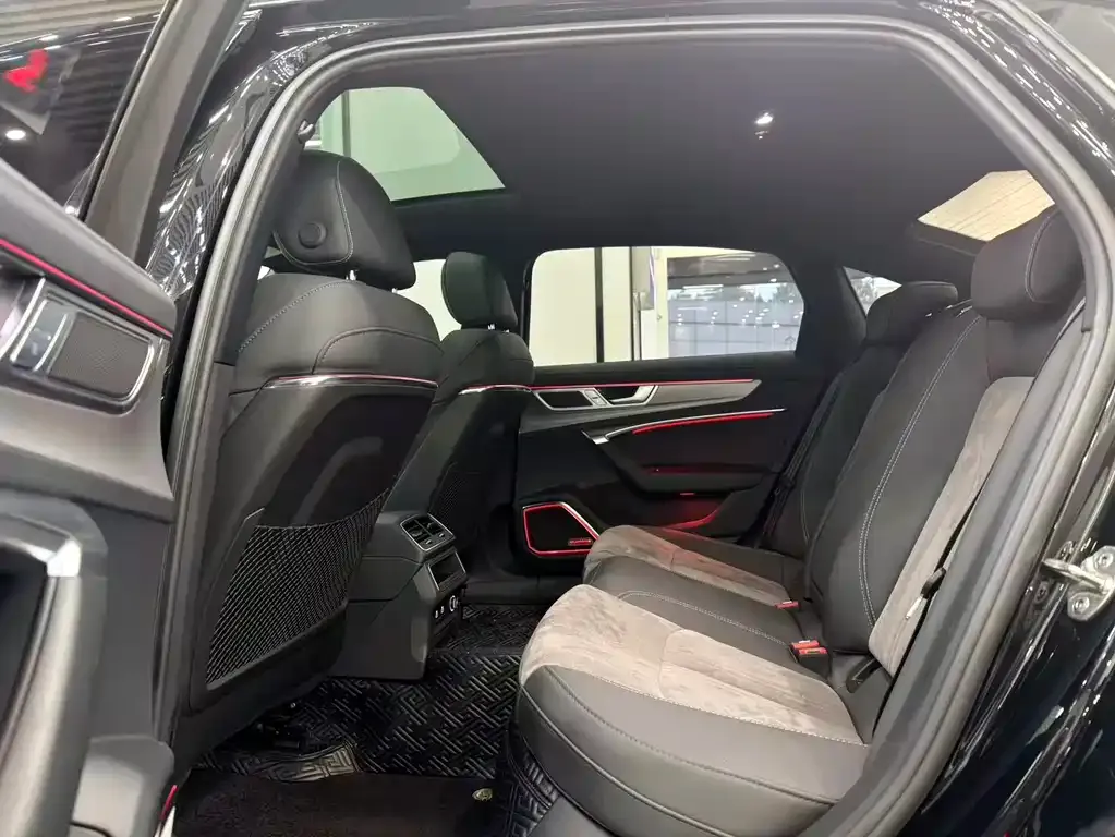 Audi A6L 2023 из CN, фото 6