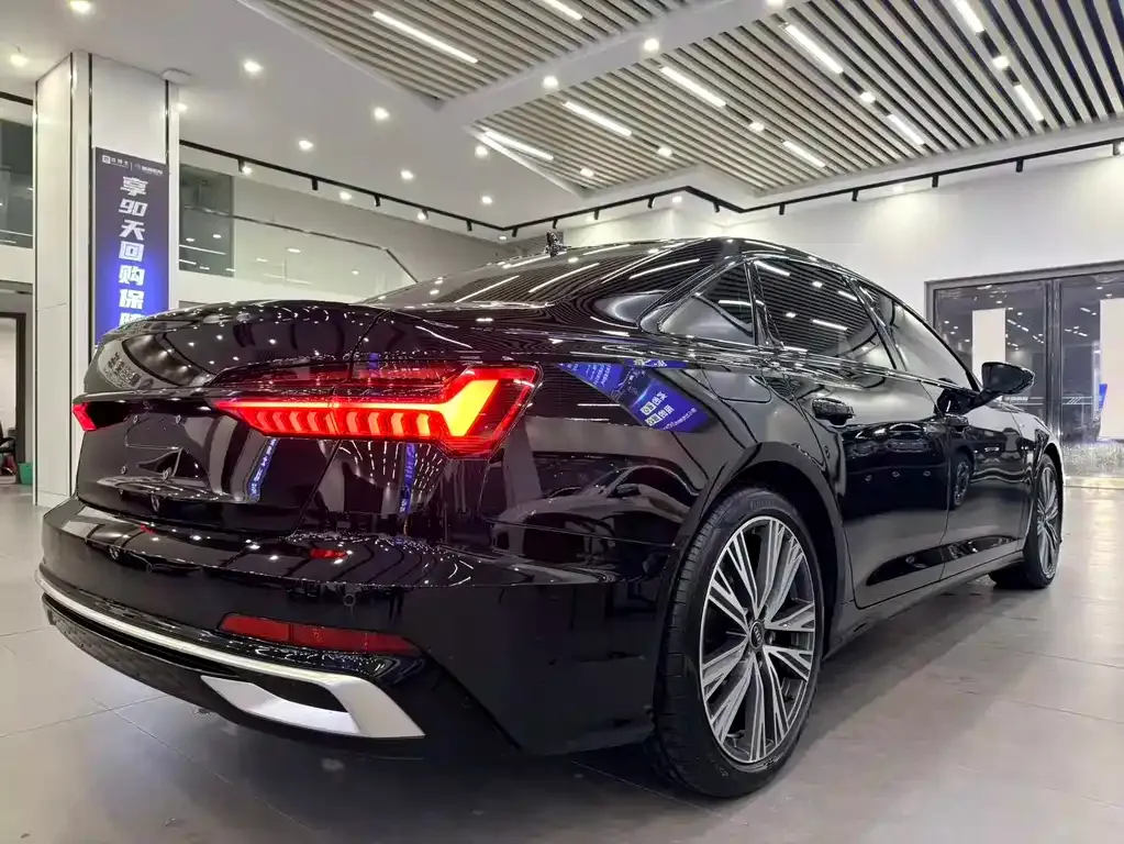 Audi A6L 2023 из CN, фото 2