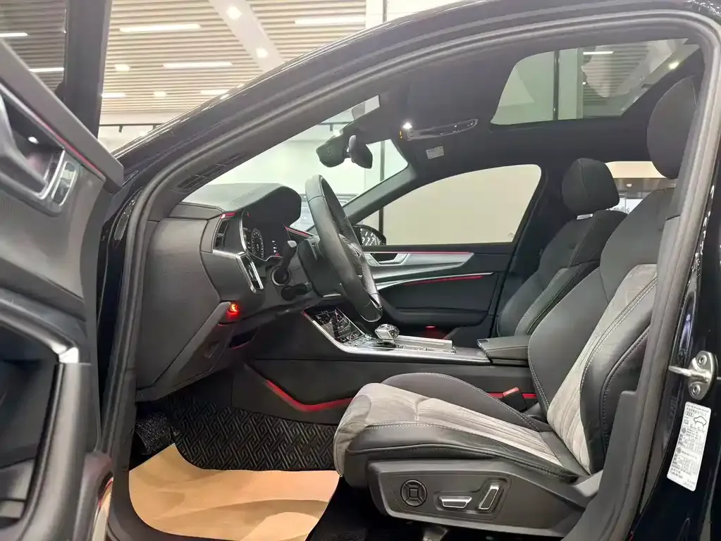 Audi A6L 2023 из CN, фото 4