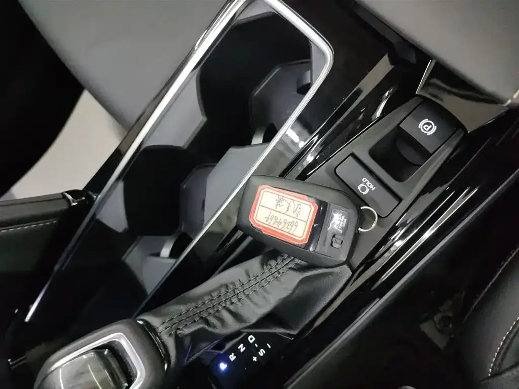 Toyota Camry 2025 из CN, фото 3