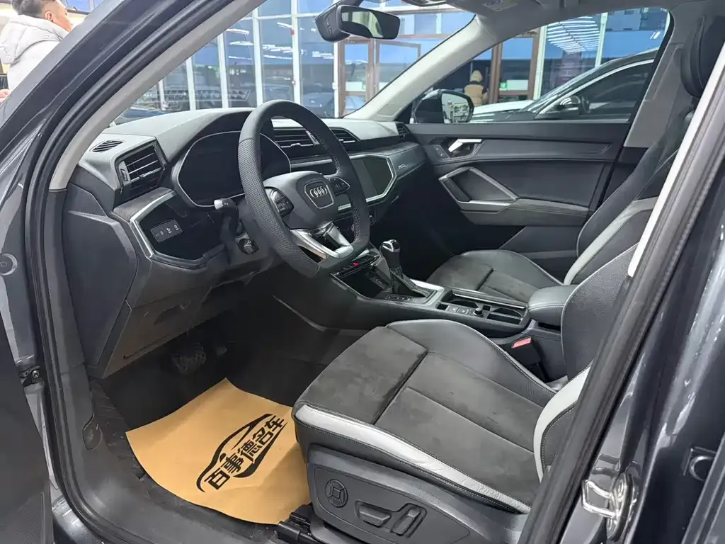 Audi Q3 2021 из CN, фото 3