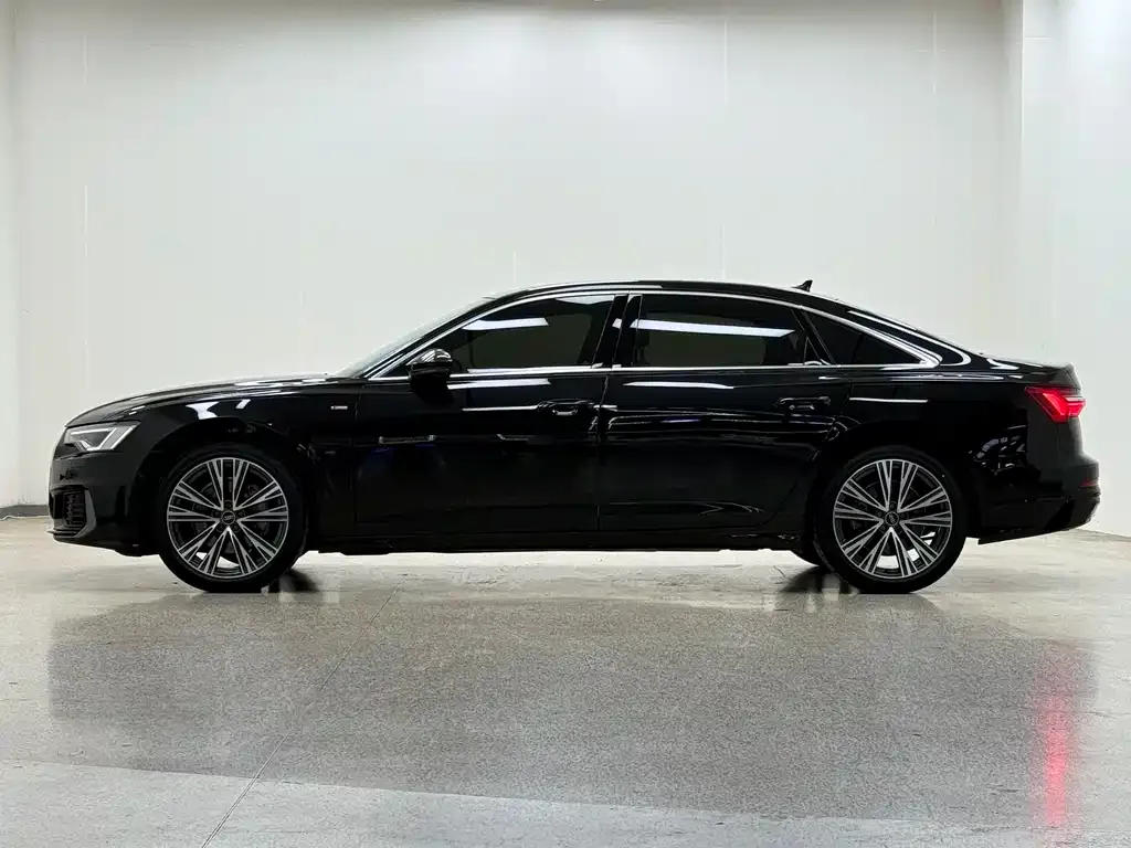 Audi A6L 2022 из CN, фото 8