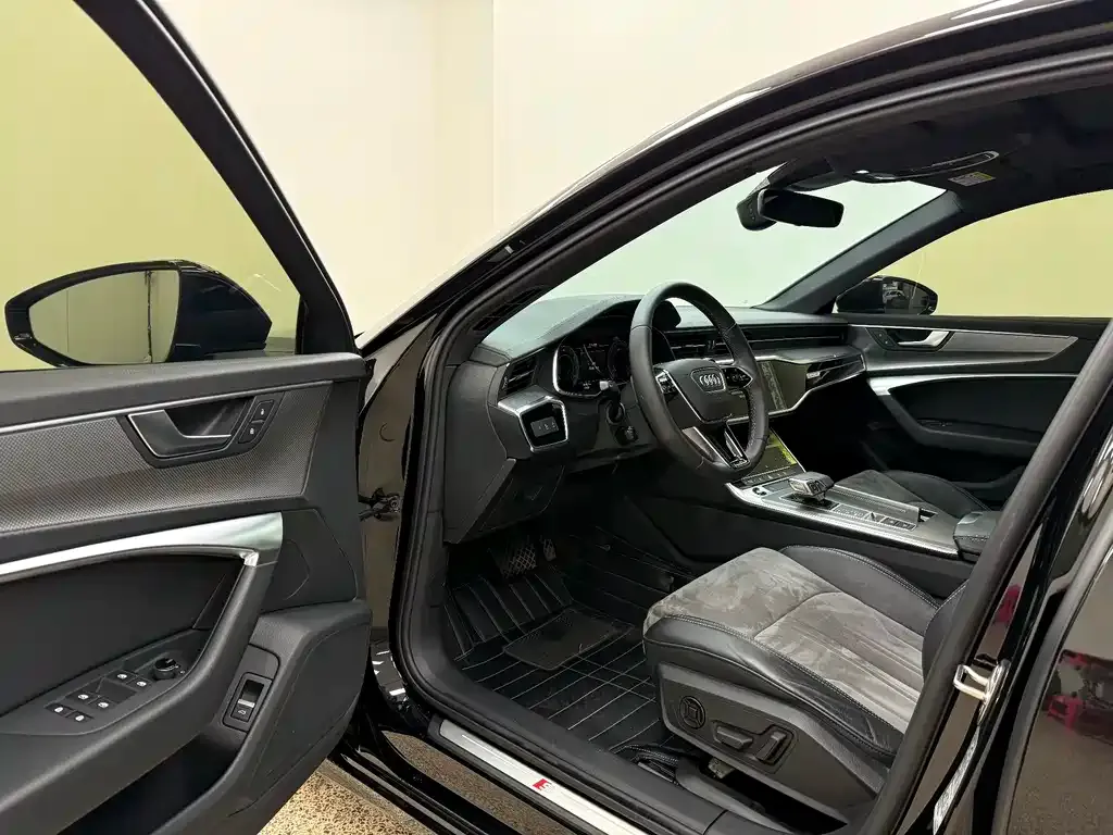 Audi A6L 2022 из CN, фото 9