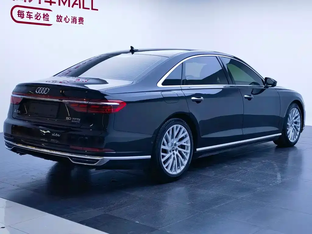 Audi A8 — фото 6