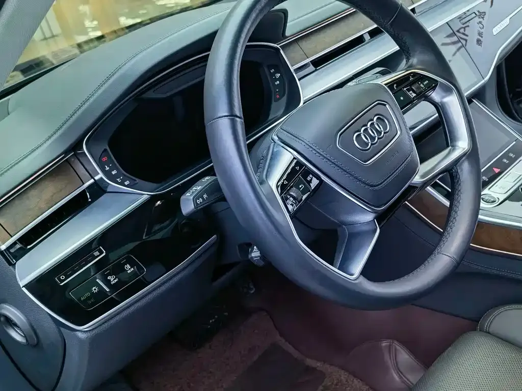 Audi A8 — фото 4