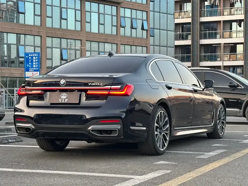 BMW 7 Series 2021 из CN, фото 9