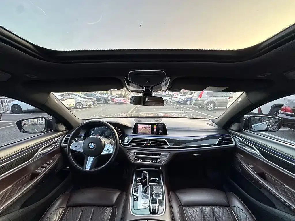 BMW 7 Series 2021 из CN, фото 3