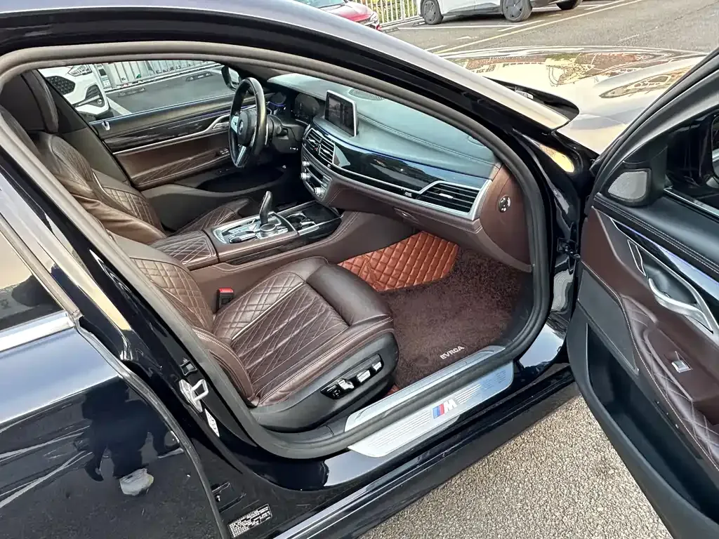 BMW 7 Series 2021 из CN, фото 5