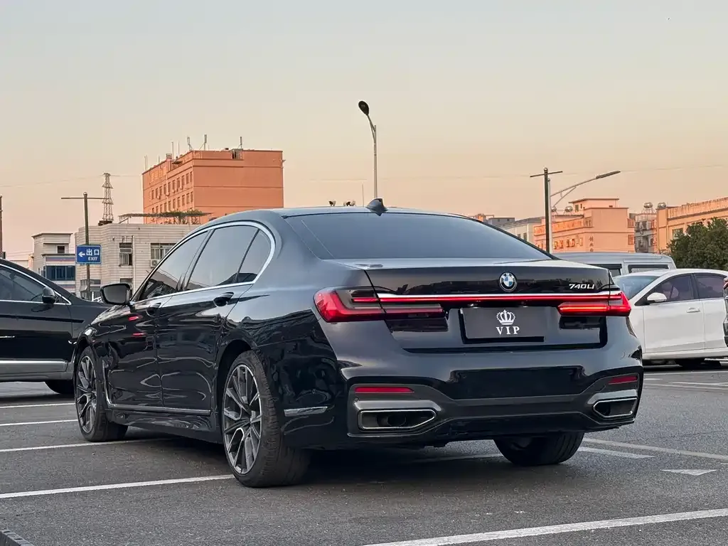 BMW 7 Series 2021 из CN, фото 2