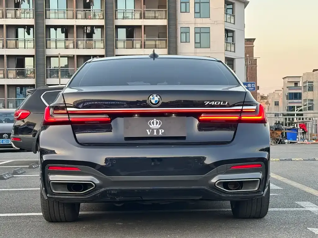 BMW 7 Series 2021 из CN, фото 4