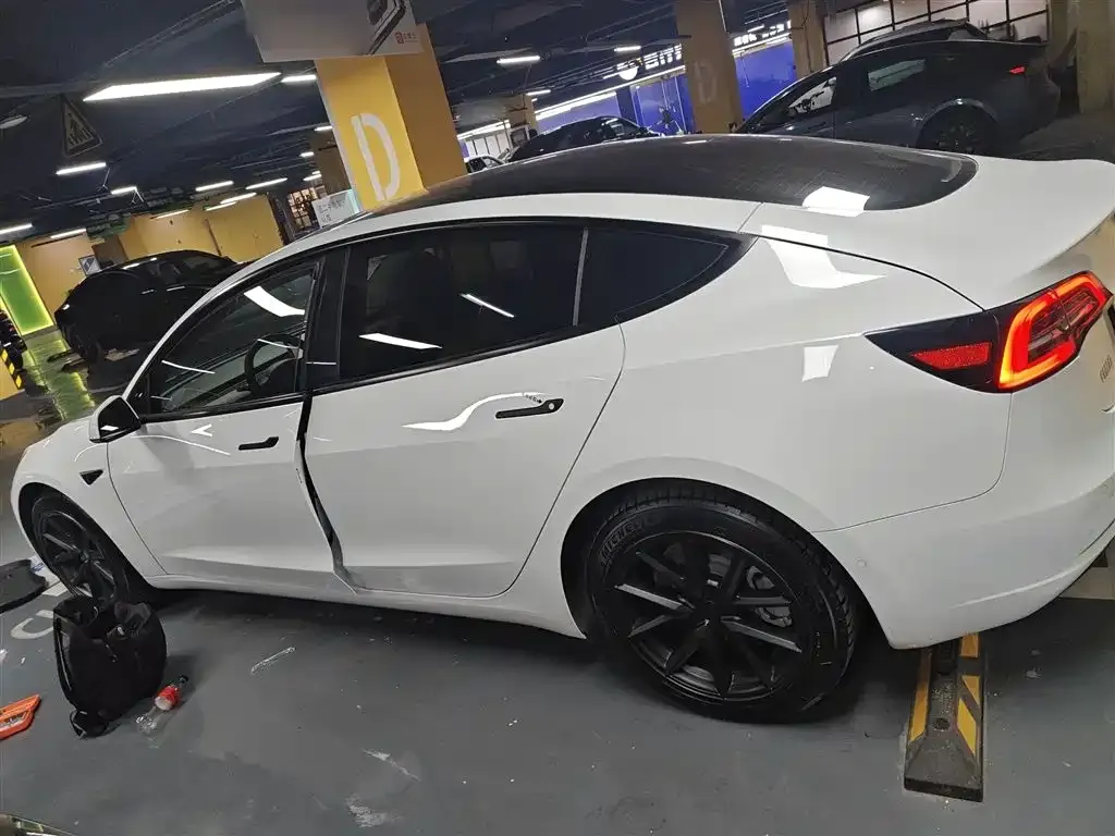 Tesla Model 3 2023 из CN, фото 6