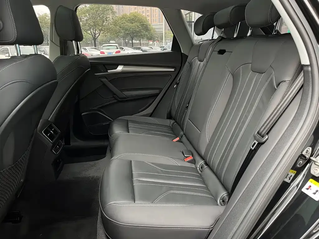 Audi Q5L 2021 из CN, фото 3