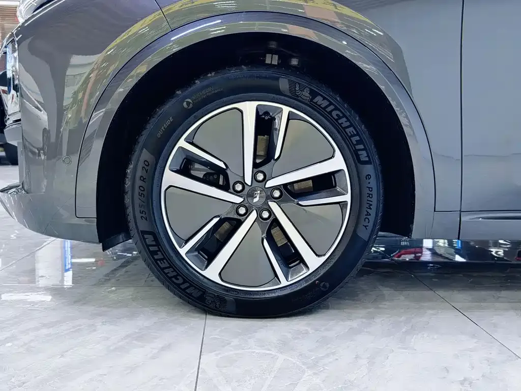 Li Auto L8 2024 из CN, фото 6