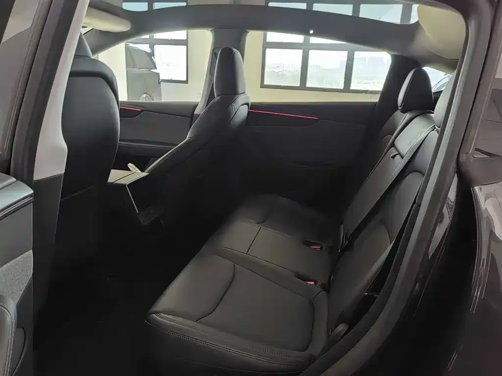 Tesla Model Y 2025 из CN, фото 2
