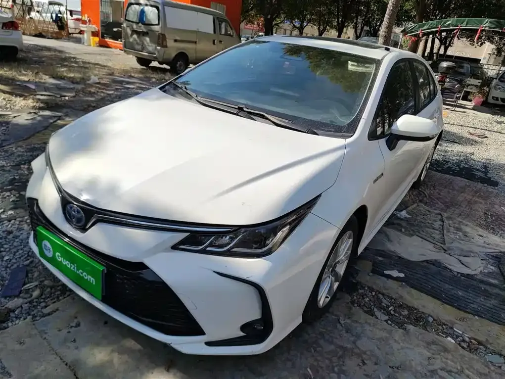Toyota Corolla — фото 1