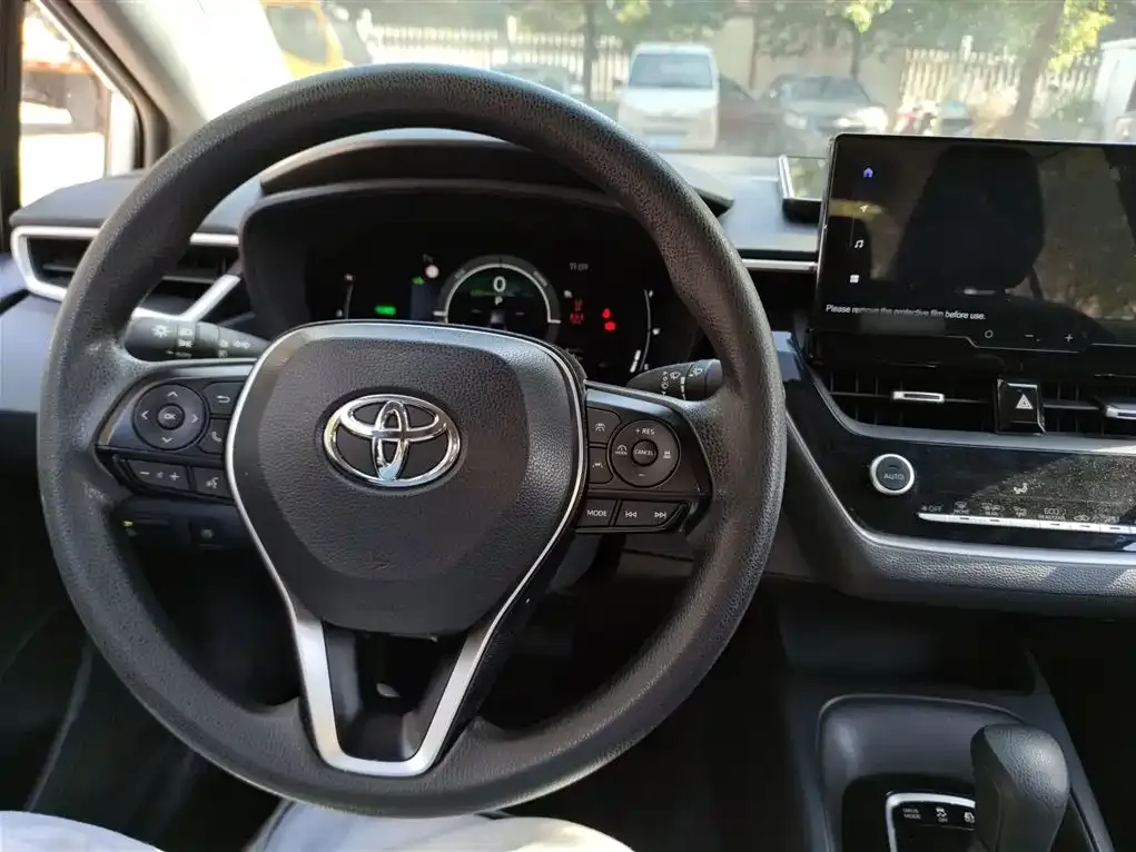 Toyota Corolla — фото 2