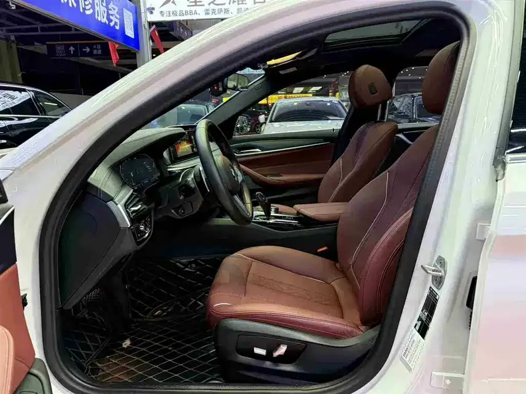 BMW 5 Series 2024 из CN, фото 5