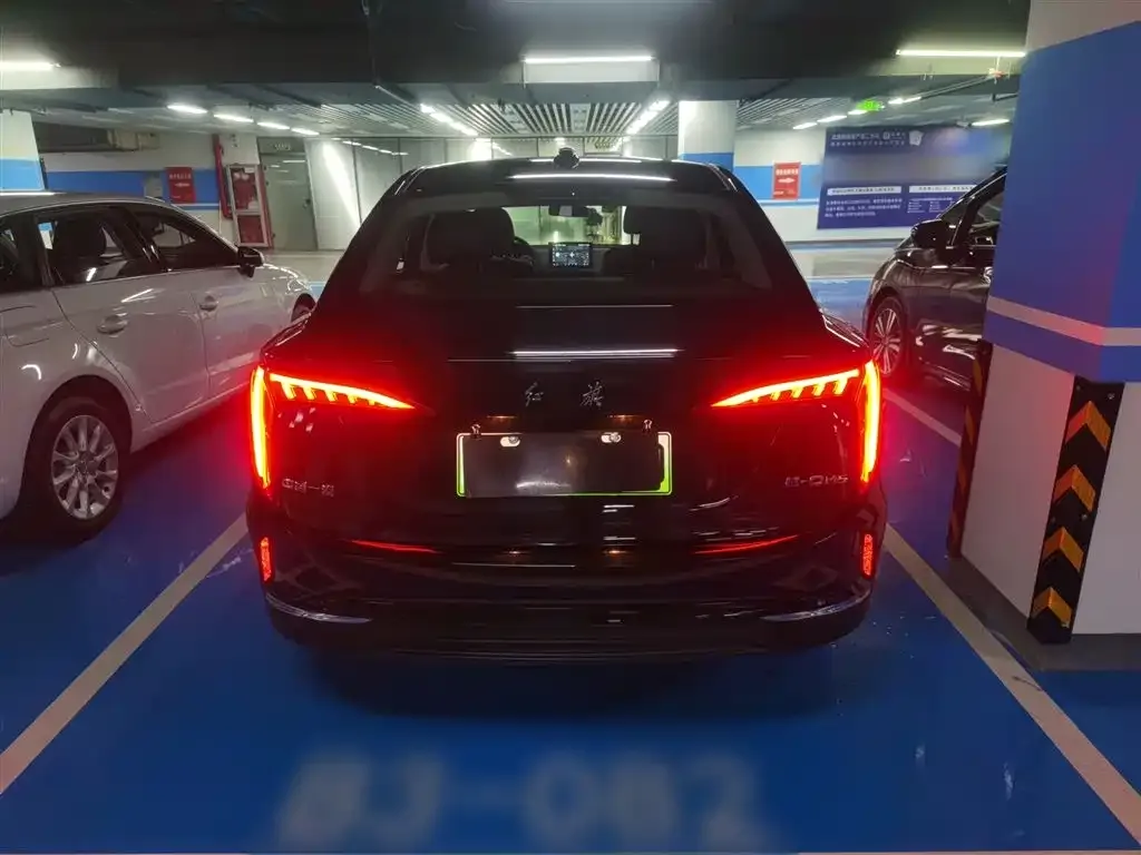 Hongqi E-QM5 2024 из CN, фото 9