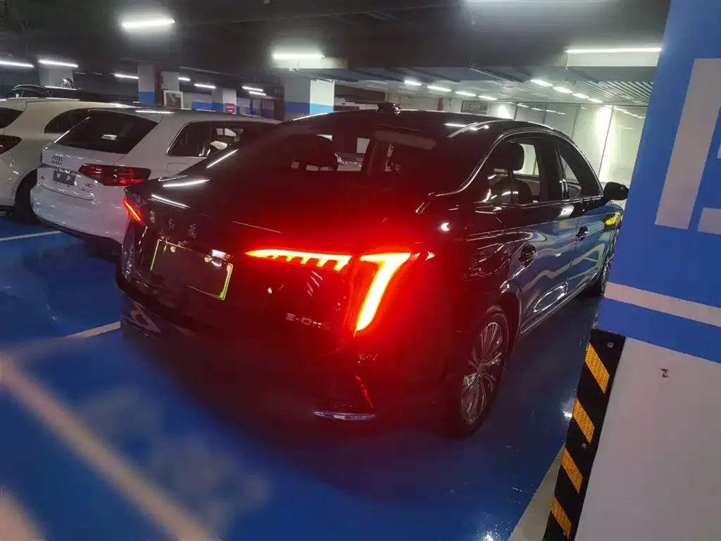 Hongqi E-QM5 2024 из CN, фото 5