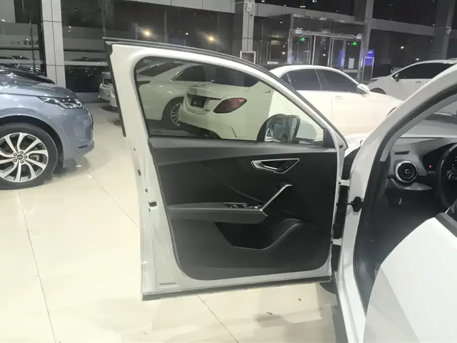 Audi Q2L 2022 из CN, фото 7
