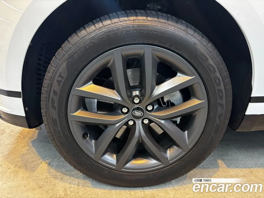 Land Rover Range Rover Velar 2025 из KR, фото 8