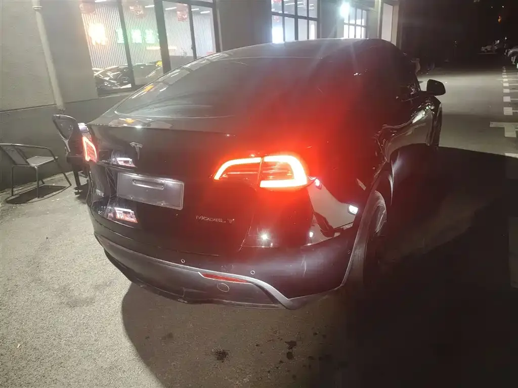 Tesla Model Y 2023 из CN, фото 8