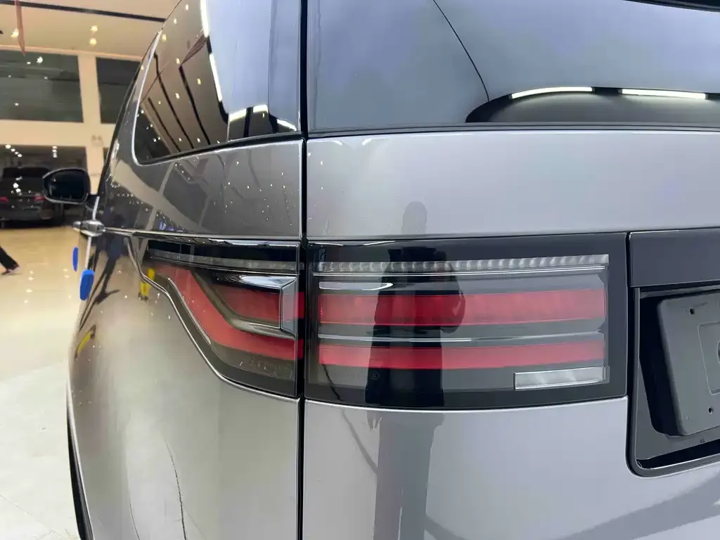 Land Rover Discovery 2023 из CN, фото 7