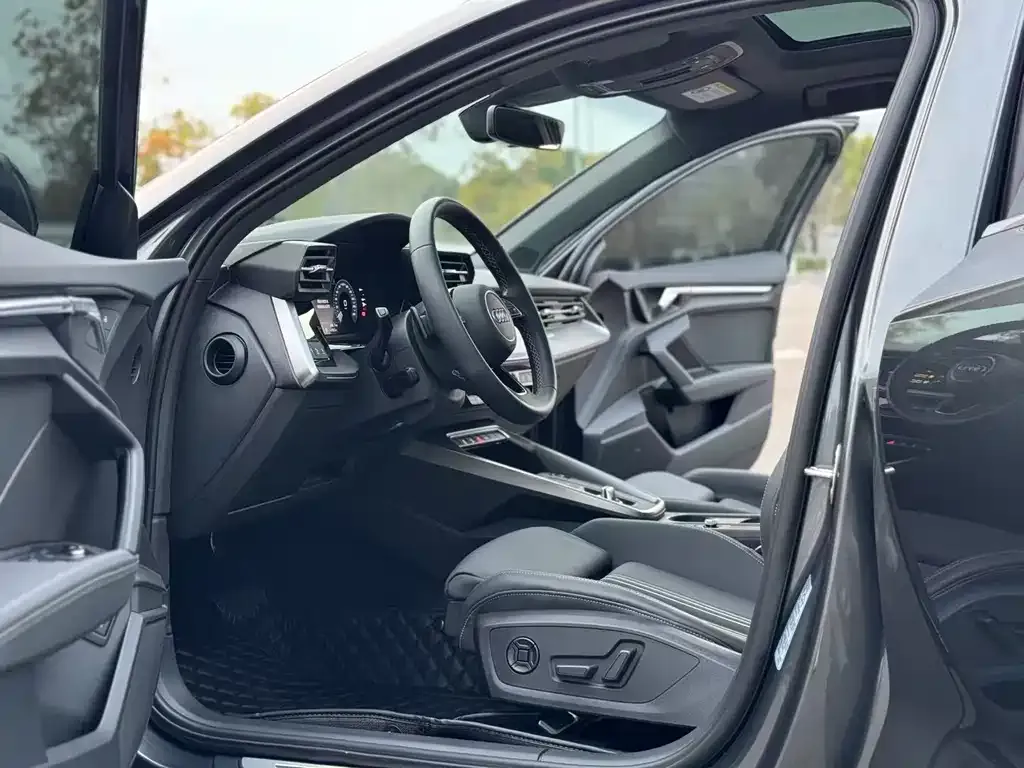 Audi A3 2024 из CN, фото 5