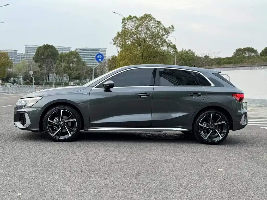 Audi A3 2024 из CN, фото 8