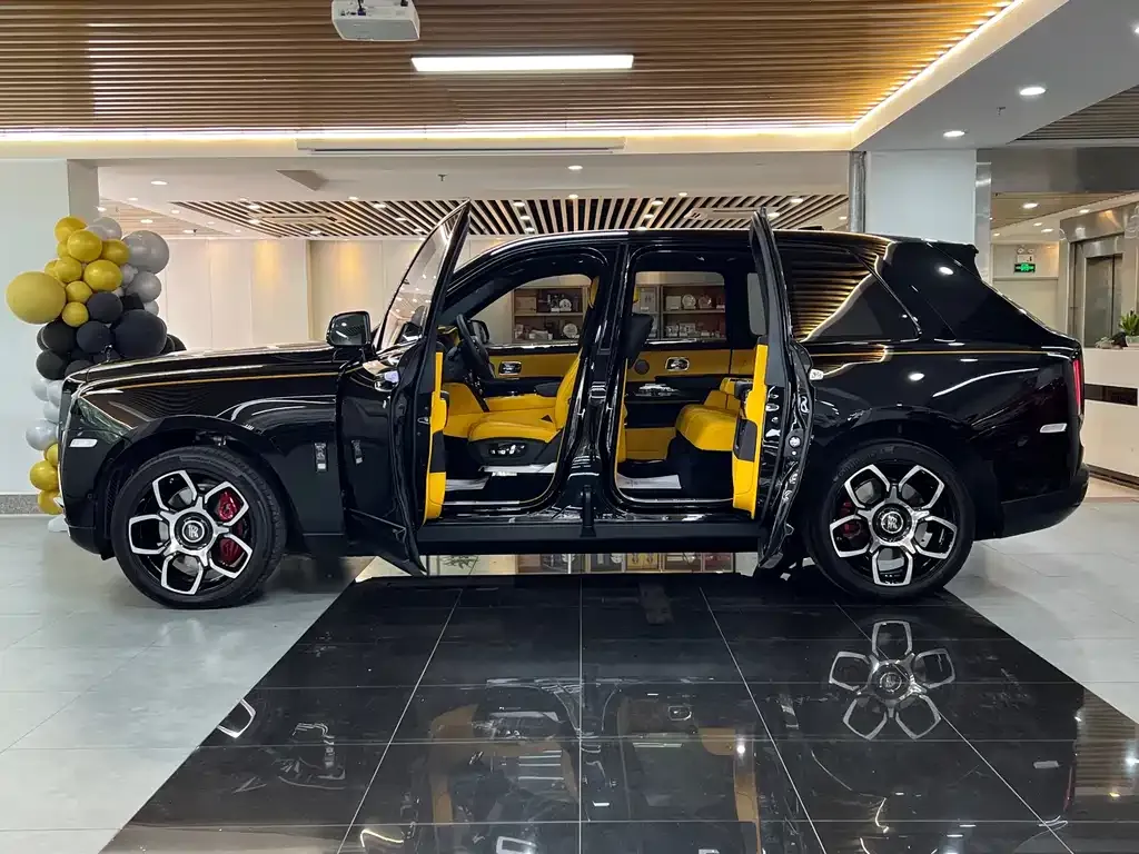 Rolls-Royce Cullinan 2021 из CN, фото 7
