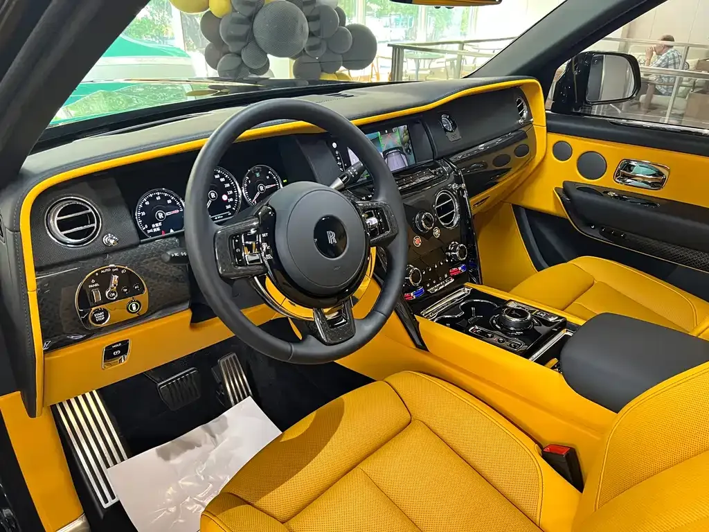 Rolls-Royce Cullinan 2021 из CN, фото 8