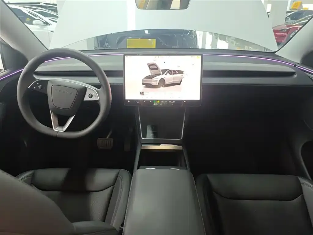 Tesla Model Y — фото 8