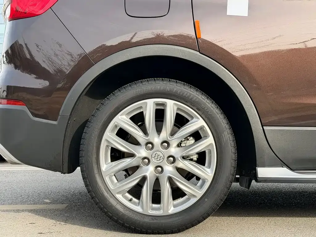 Buick Envision Plus — фото 9