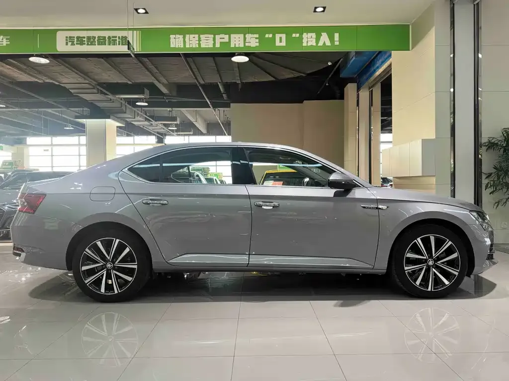 Skoda Superb 2023 из CN, фото 10