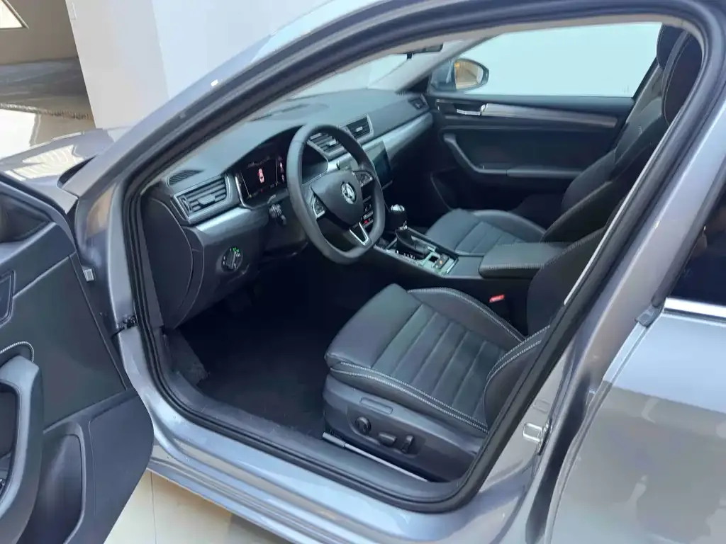 Skoda Superb 2023 из CN, фото 9