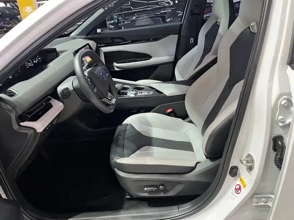 Changan UNI-V iDD 2024 из CN, фото 7