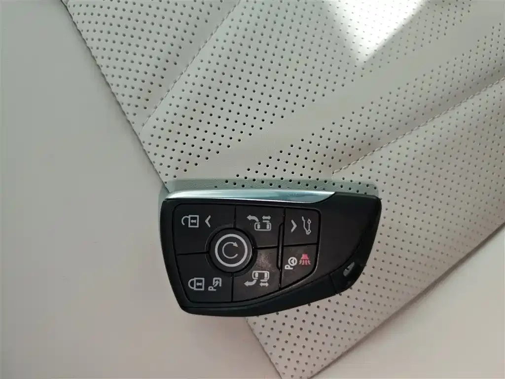 Buick GL8 Hybrid 2024 из CN, фото 9
