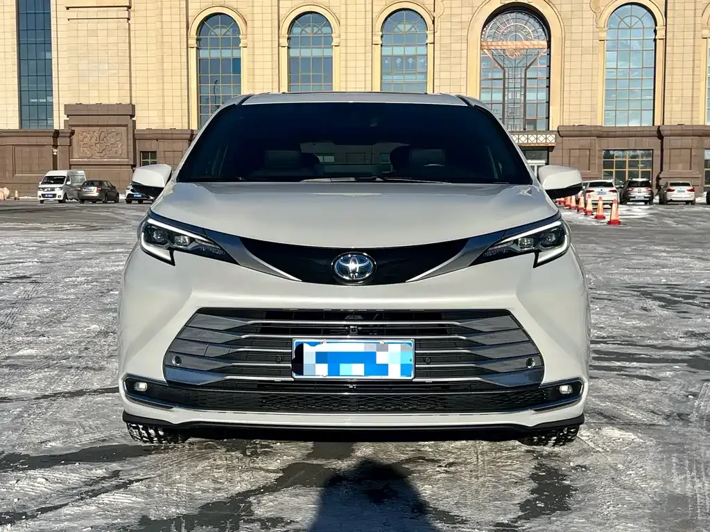 Toyota Sienna 2023 из CN, фото 9